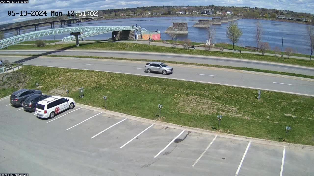 Web Cam image of Fredericton (St. John River)