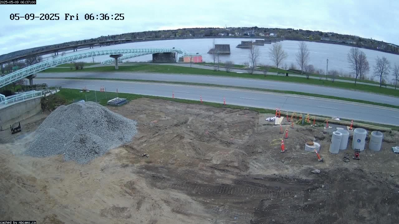 Web Cam image of Fredericton (St. John River)