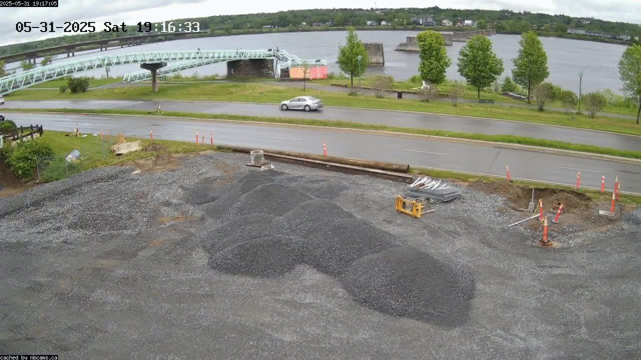 Web Cam image of Fredericton (St. John River)