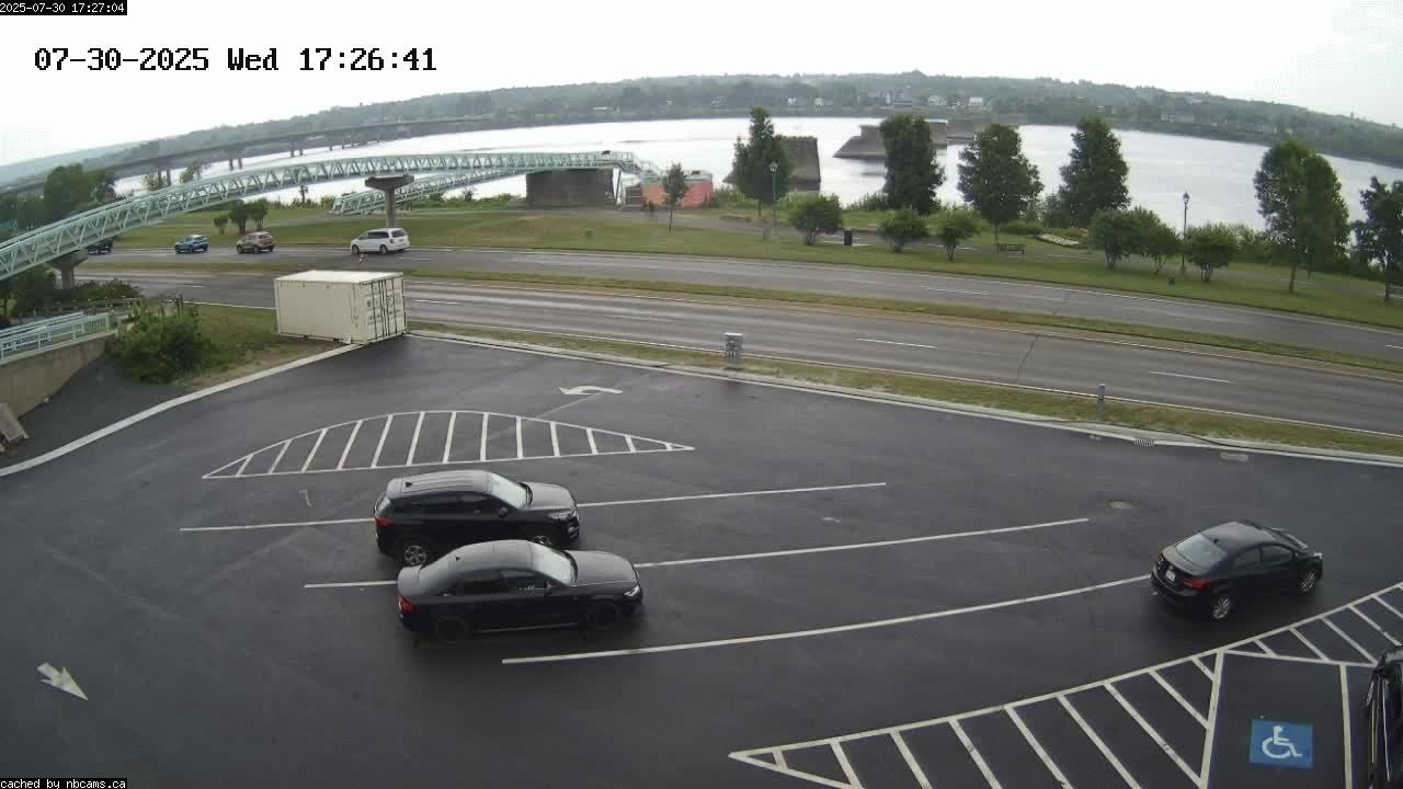 Web Cam image of Fredericton (St. John River)