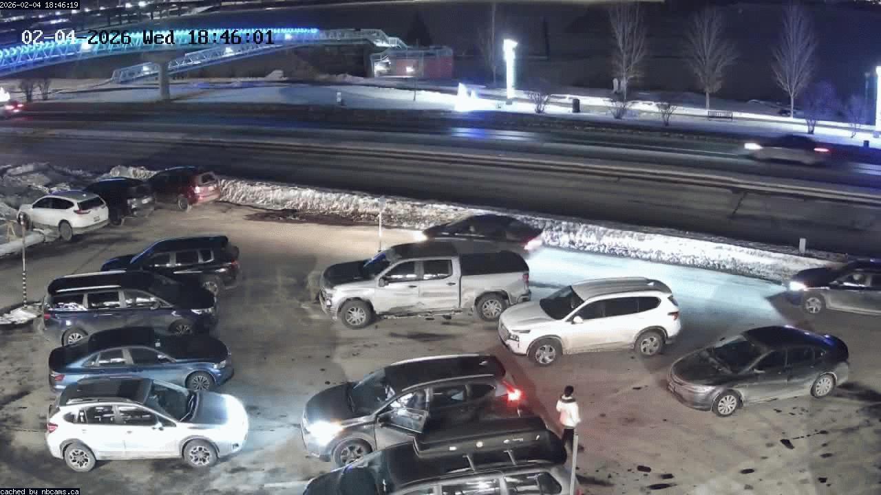 Web Cam image of Fredericton (St. John River)