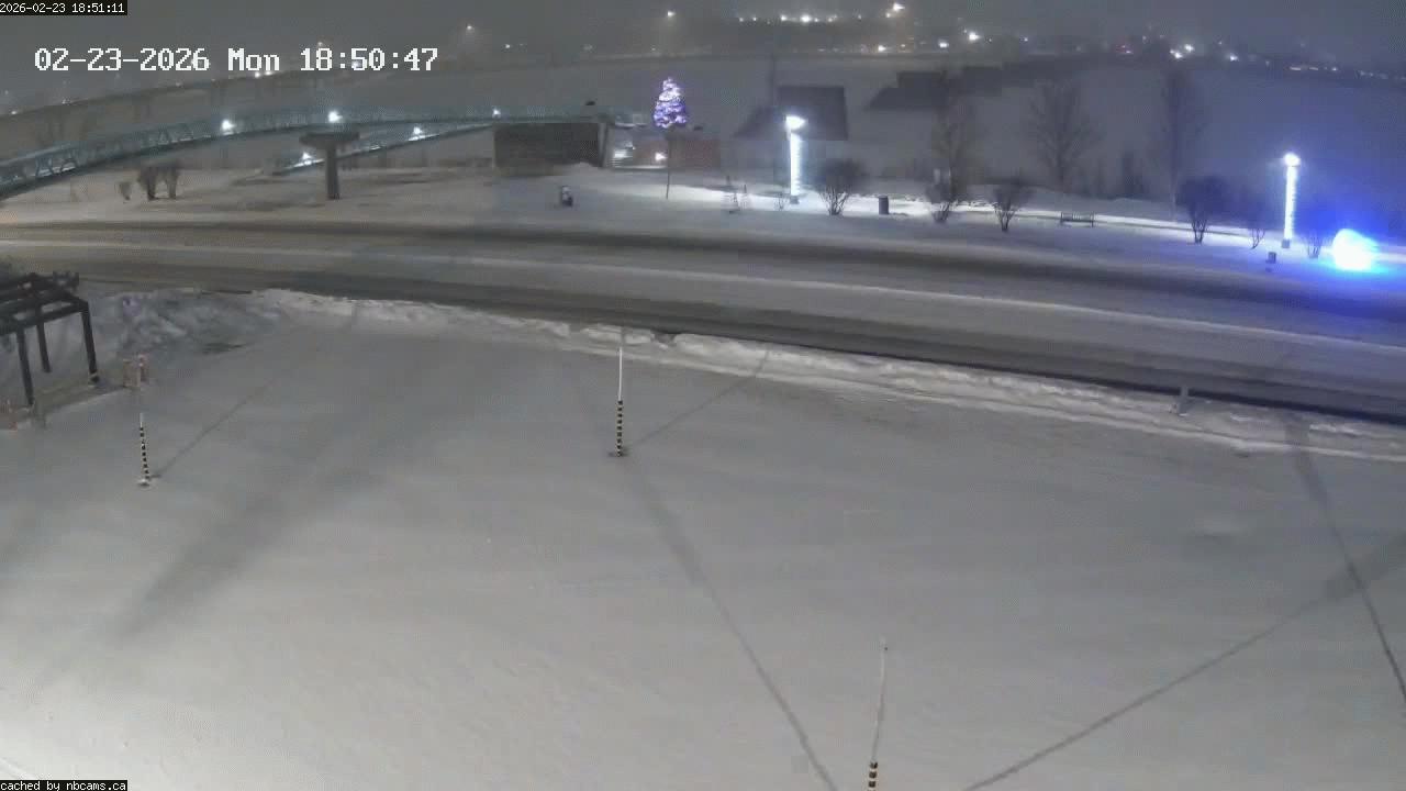 Web Cam image of Fredericton (St. John River)