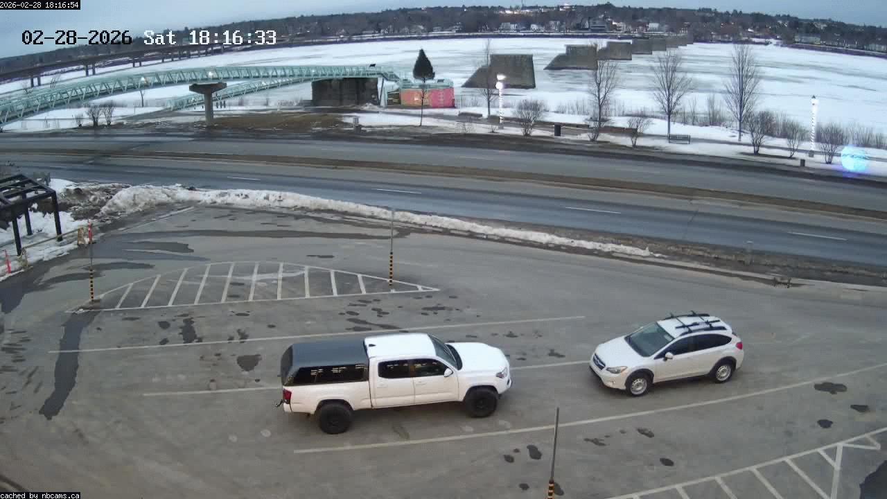 Web Cam image of Fredericton (St. John River)