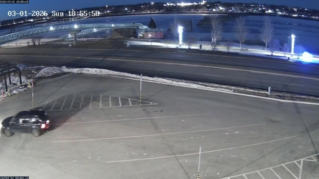 Web Cam image of Fredericton (St. John River)