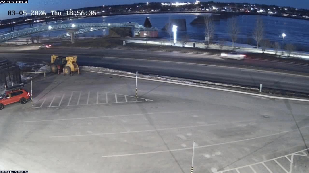 Web Cam image of Fredericton (St. John River)