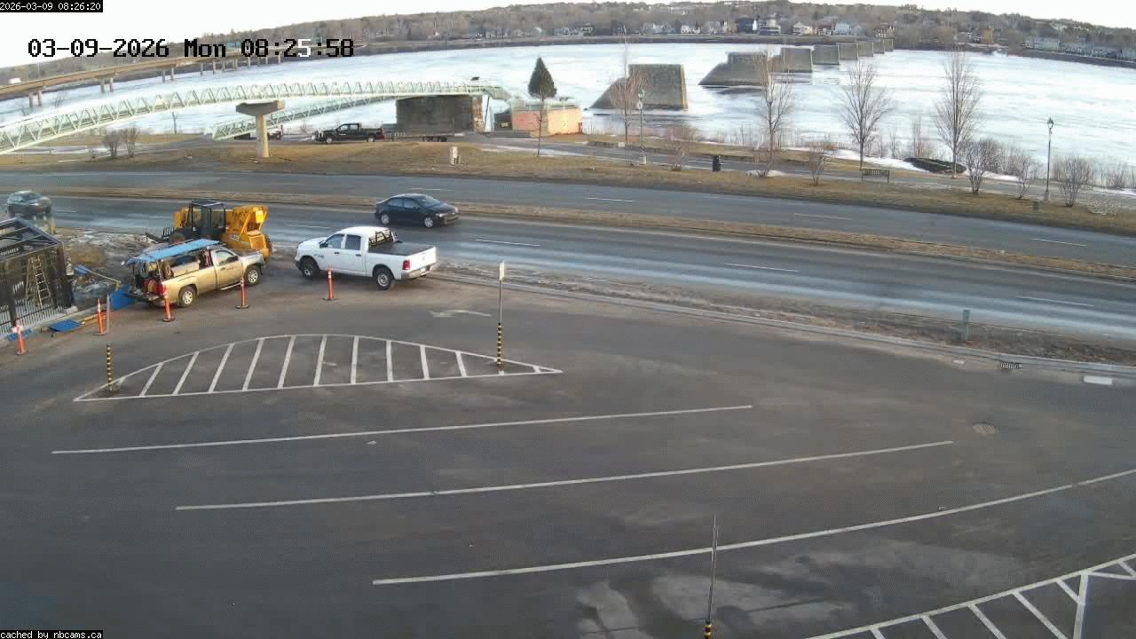 Web Cam image of Fredericton (St. John River)