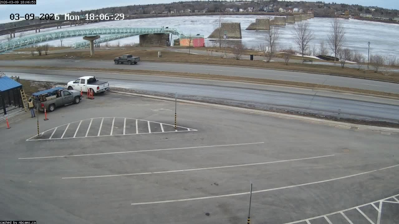 Web Cam image of Fredericton (St. John River)