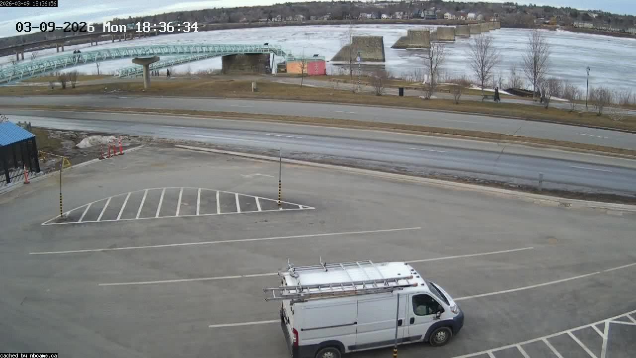 Web Cam image of Fredericton (St. John River)
