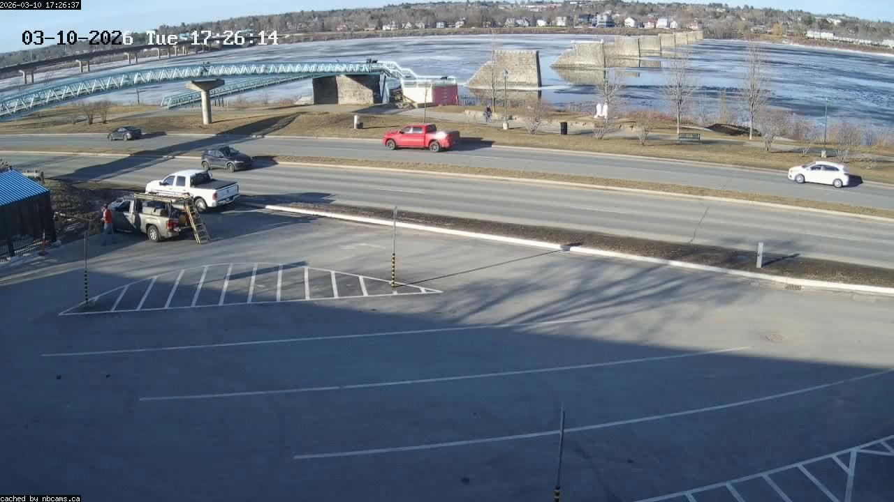 Web Cam image of Fredericton (St. John River)