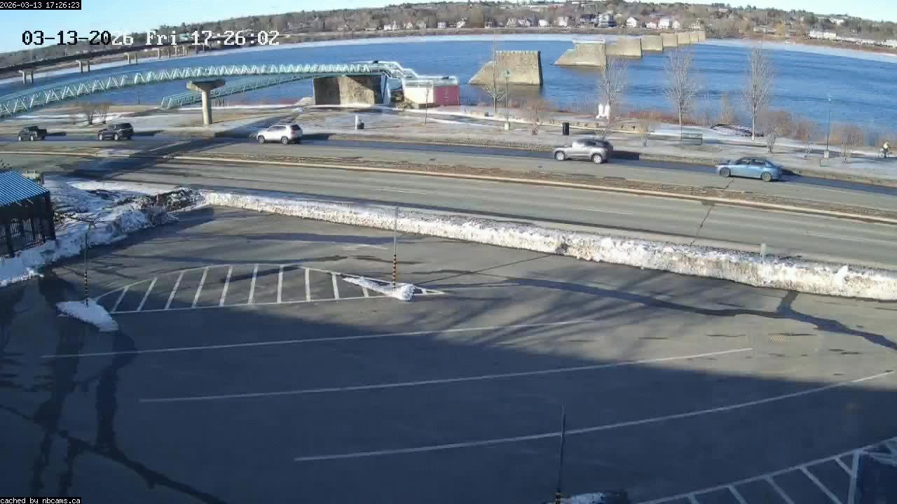 Web Cam image of Fredericton (St. John River)