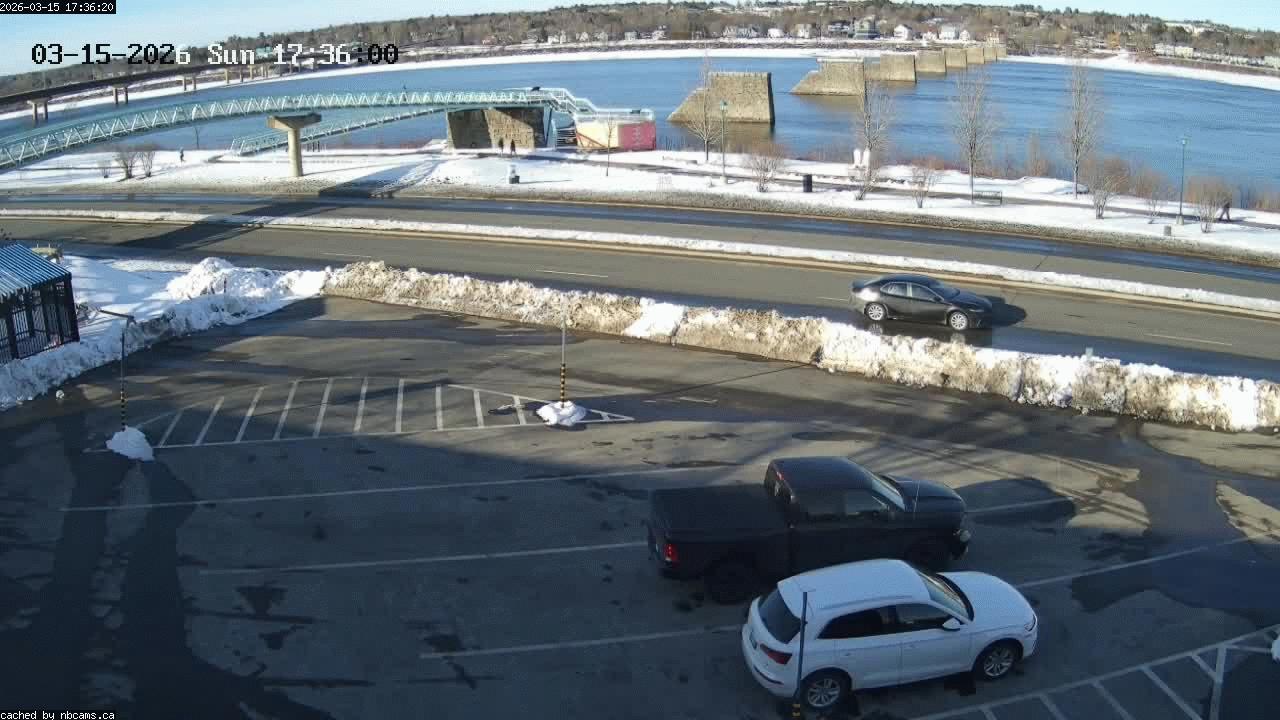 Web Cam image of Fredericton (St. John River)