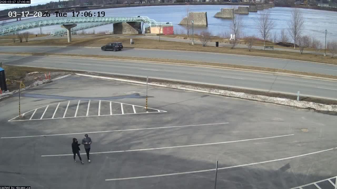 Web Cam image of Fredericton (St. John River)