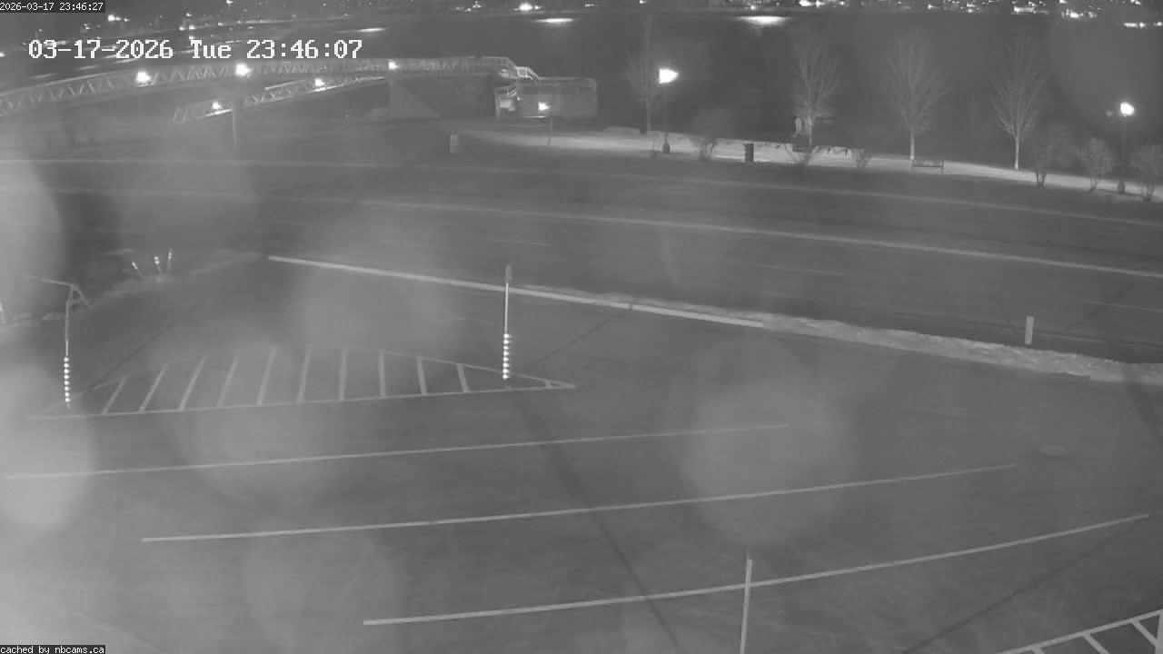 Web Cam image of Fredericton (St. John River)