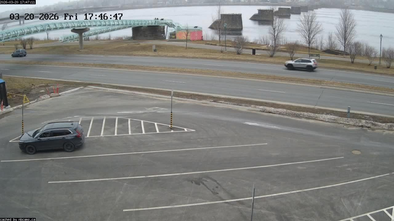 Web Cam image of Fredericton (St. John River)
