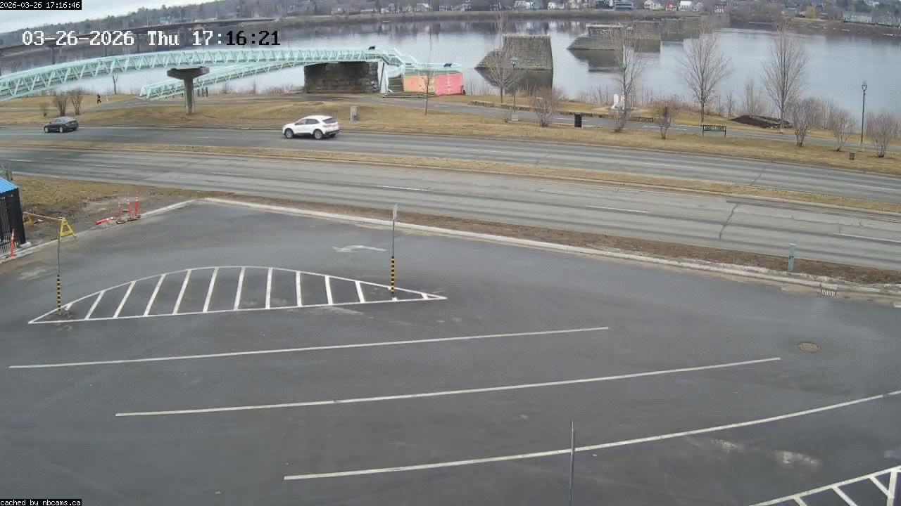 Web Cam image of Fredericton (St. John River)