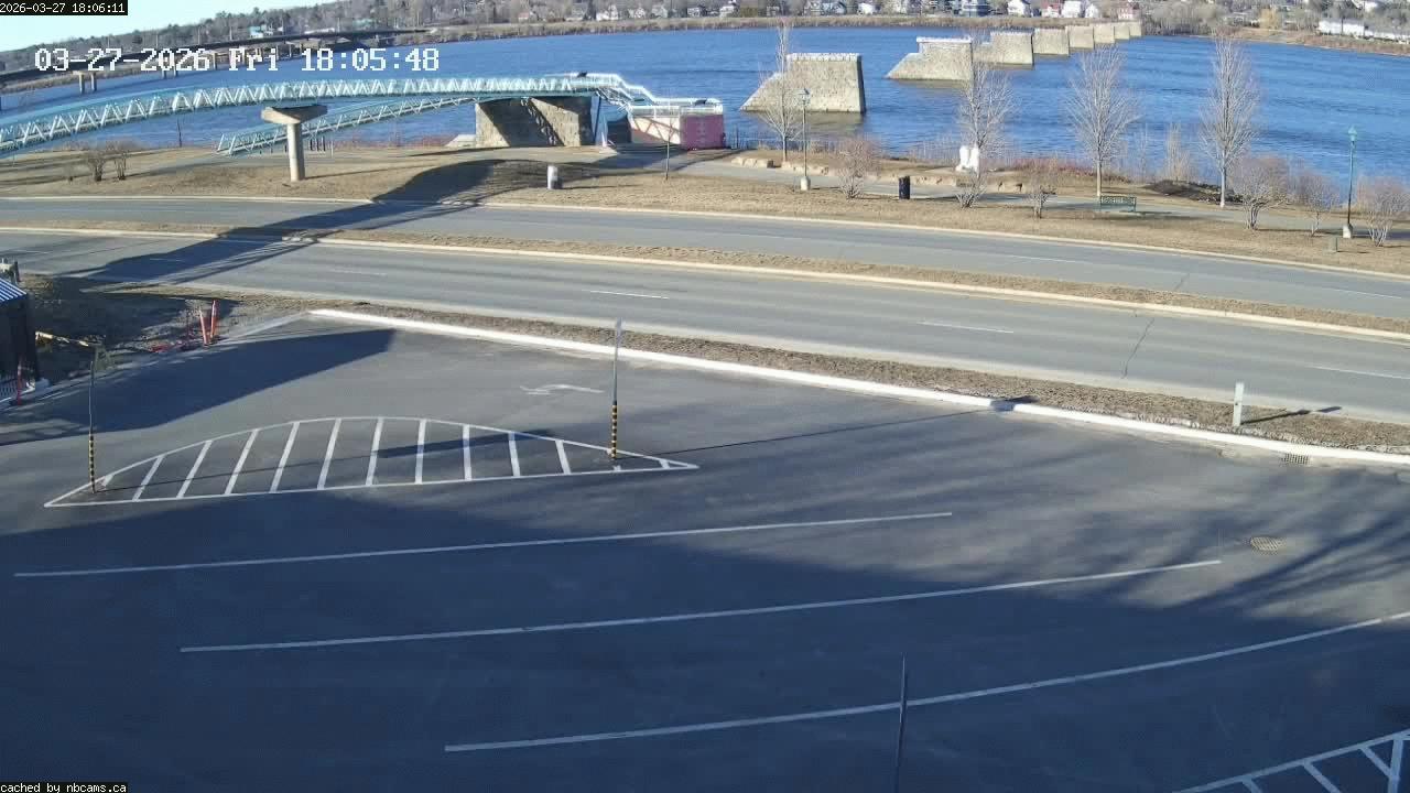 Web Cam image of Fredericton (St. John River)