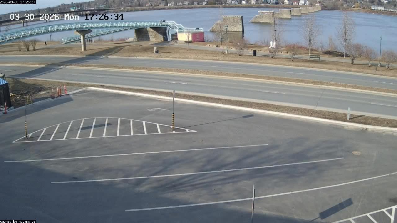 Web Cam image of Fredericton (St. John River)