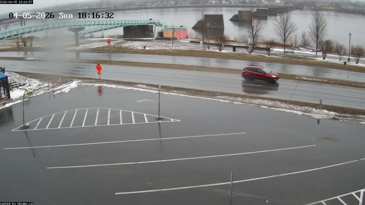 Web Cam image of Fredericton (St. John River)