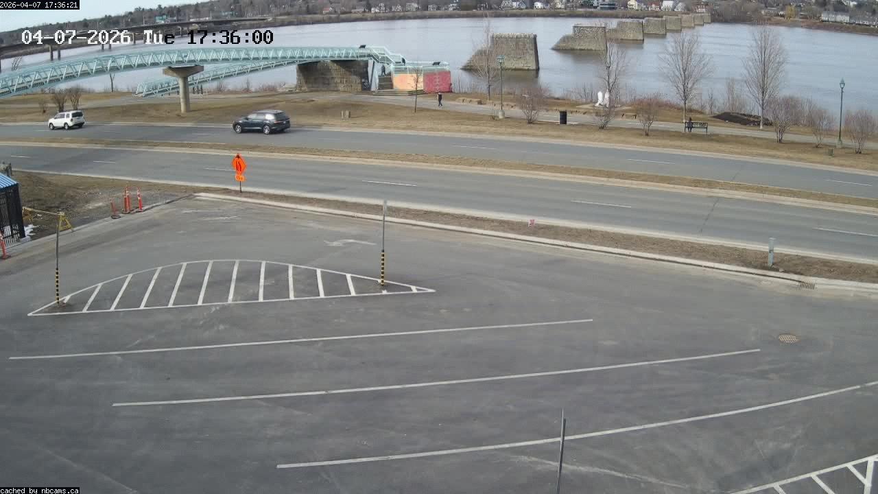 Web Cam image of Fredericton (St. John River)