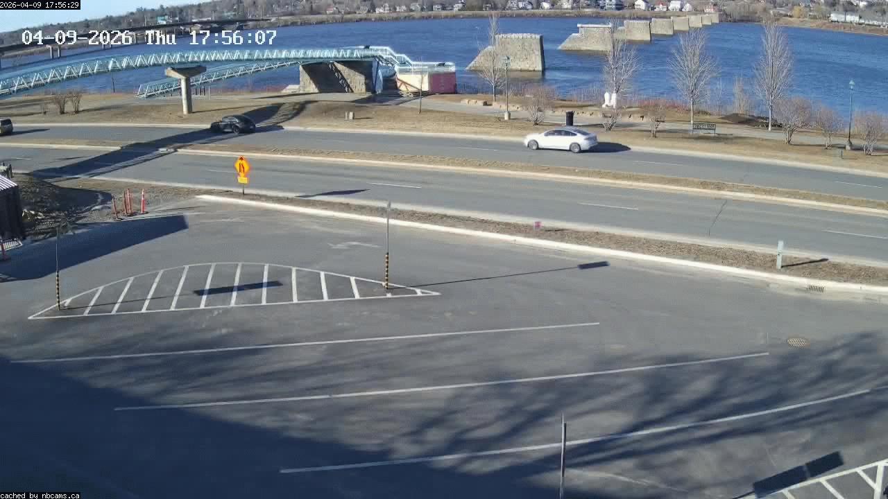 Web Cam image of Fredericton (St. John River)