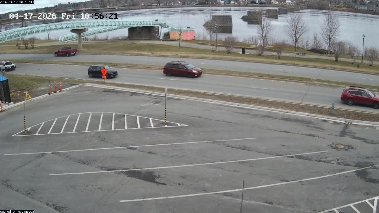 Web Cam image of Fredericton (St. John River)