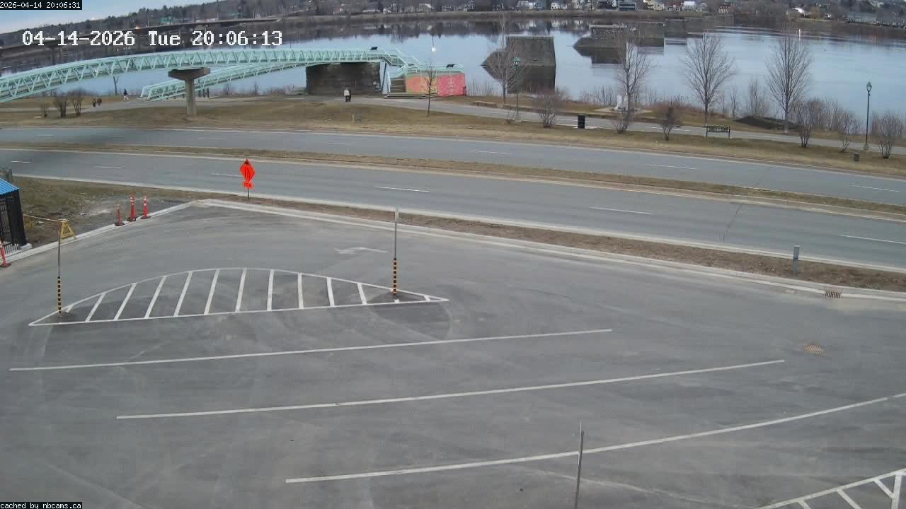 Web Cam image of Fredericton (St. John River)