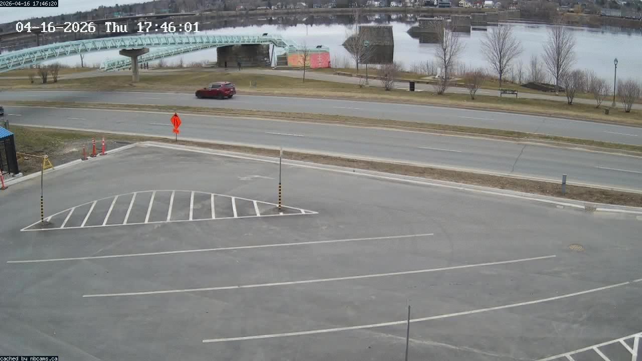 Web Cam image of Fredericton (St. John River)