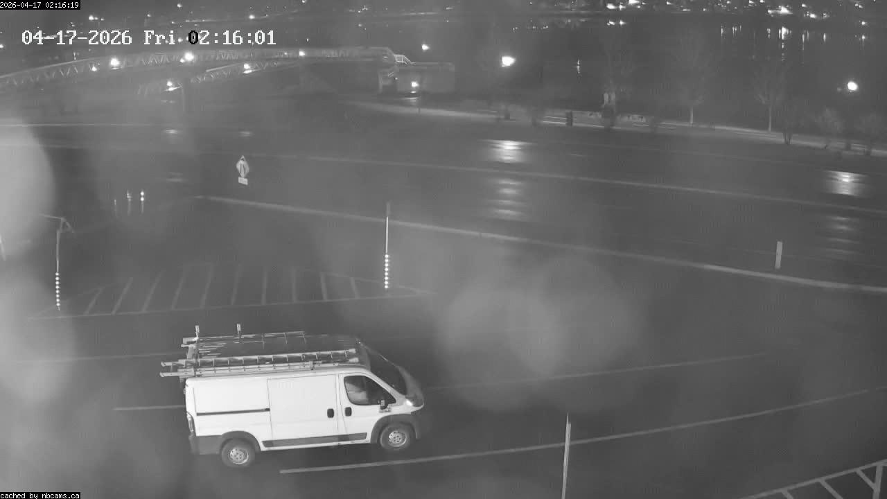 Web Cam image of Fredericton (St. John River)