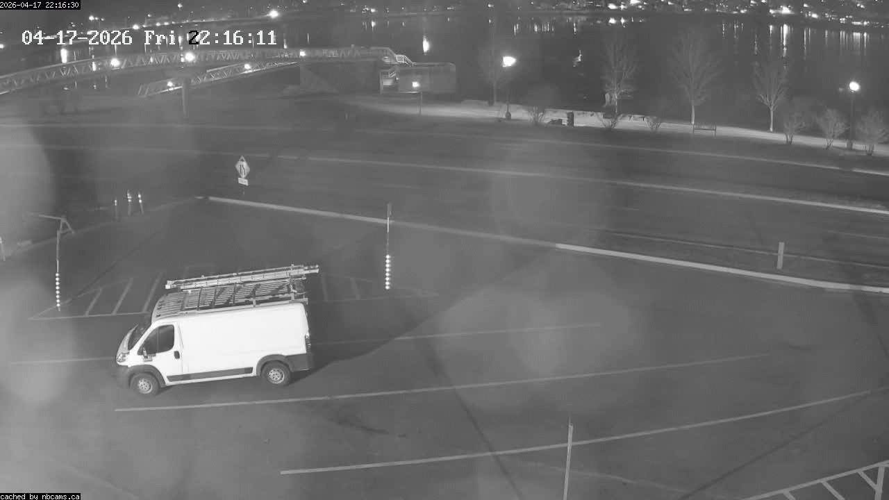 Web Cam image of Fredericton (St. John River)