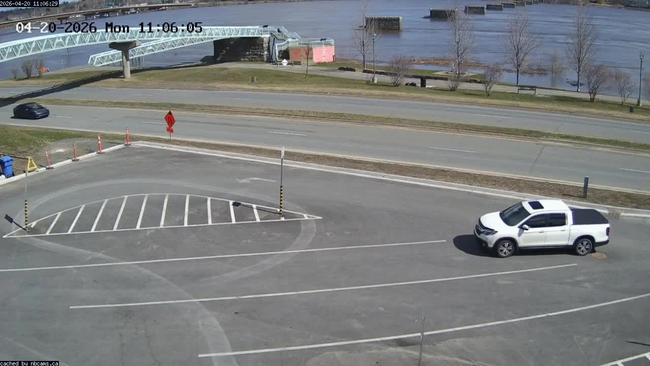 Web Cam image of Fredericton (St. John River)