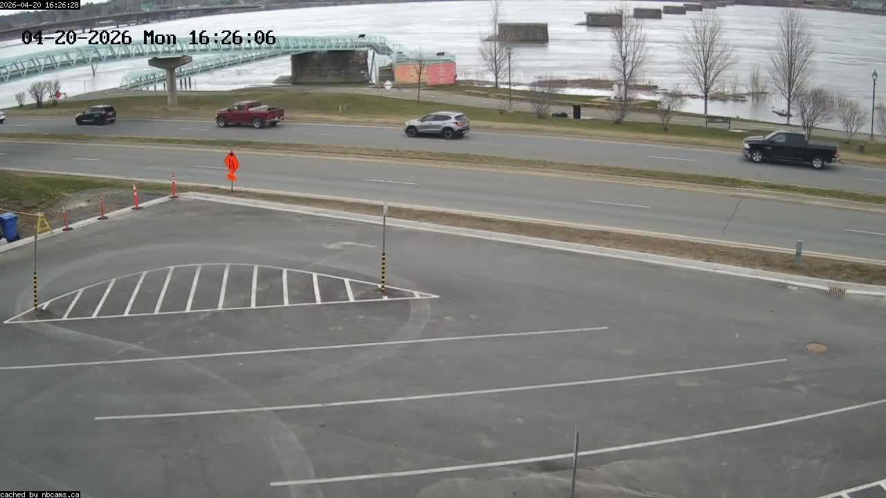 Web Cam image of Fredericton (St. John River)