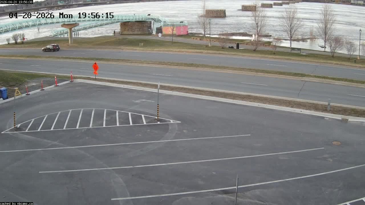 Web Cam image of Fredericton (St. John River)