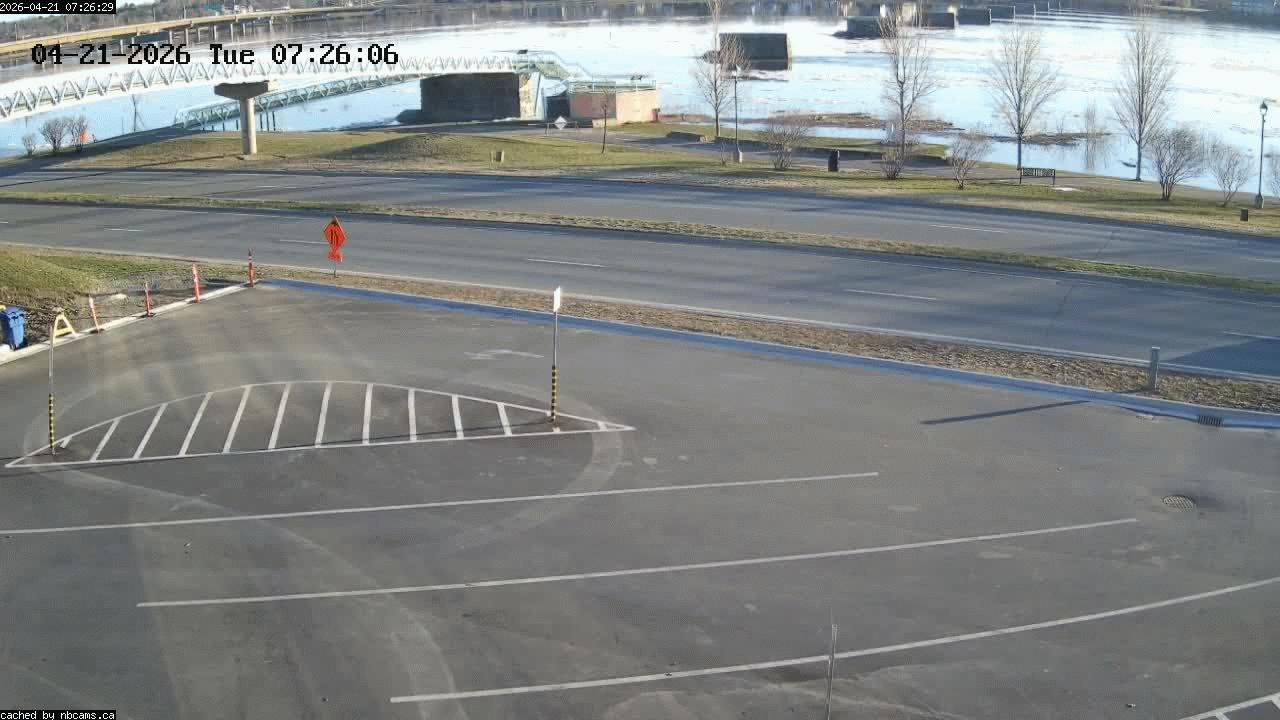 Web Cam image of Fredericton (St. John River)