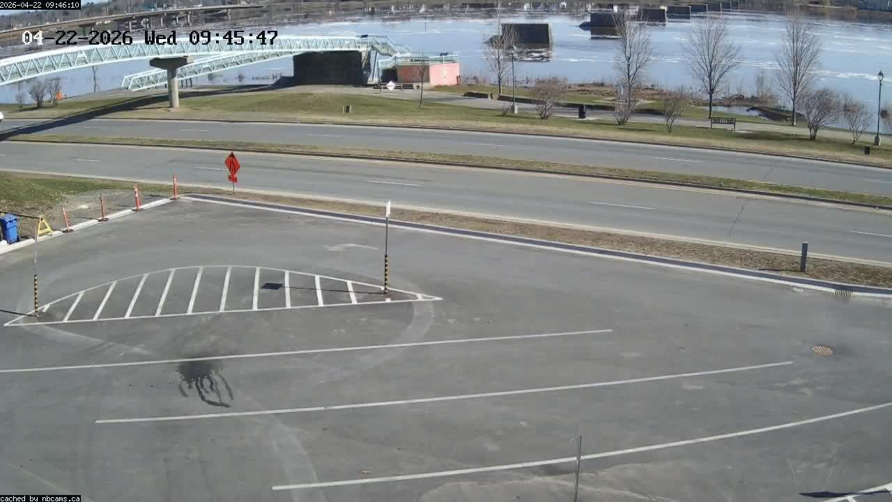 Web Cam image of Fredericton (St. John River)