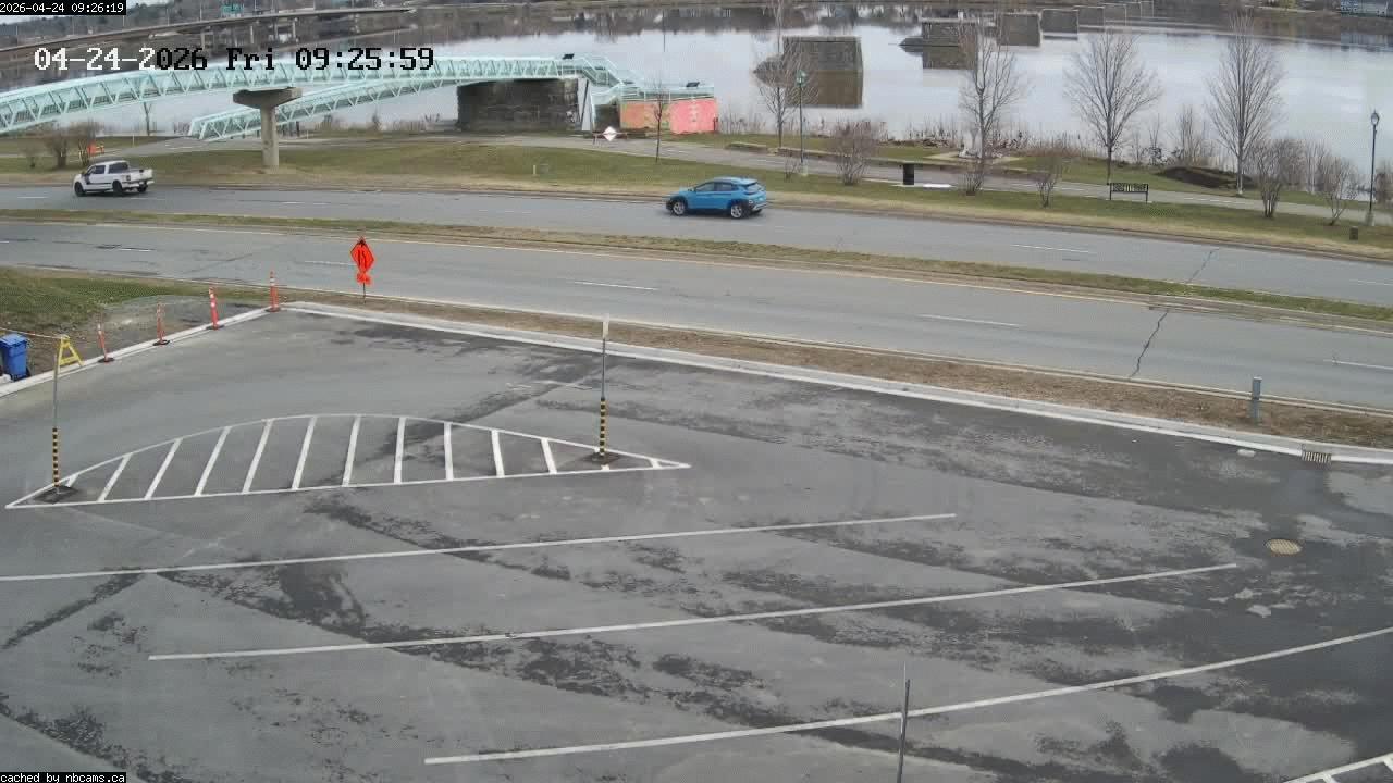 Web Cam image of Fredericton (St. John River)