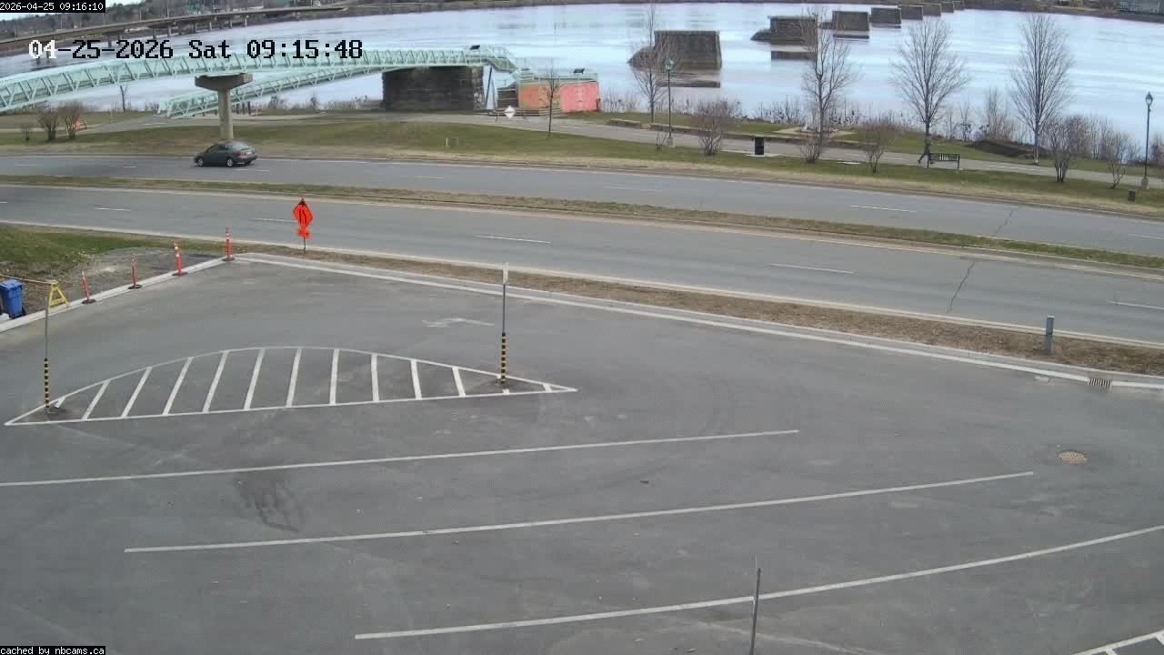 Web Cam image of Fredericton (St. John River)