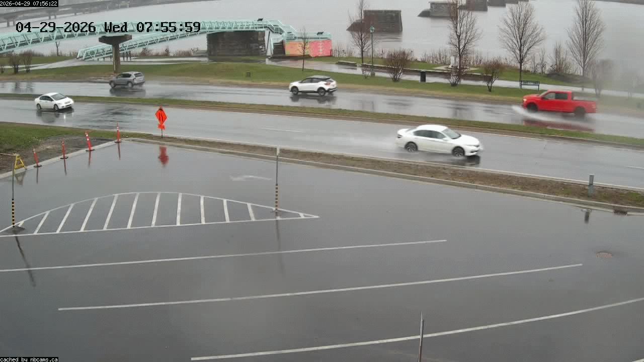 Web Cam image of Fredericton (St. John River)