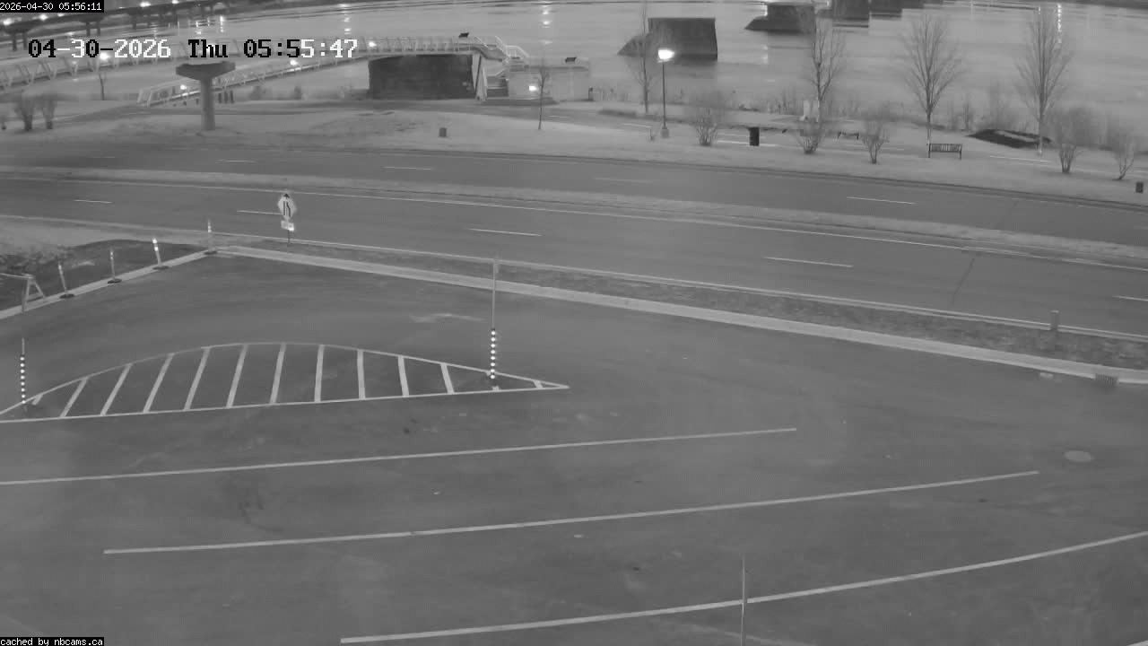 Web Cam image of Fredericton (St. John River)