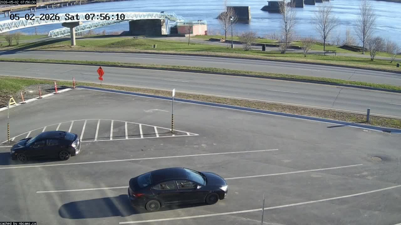 Web Cam image of Fredericton (St. John River)