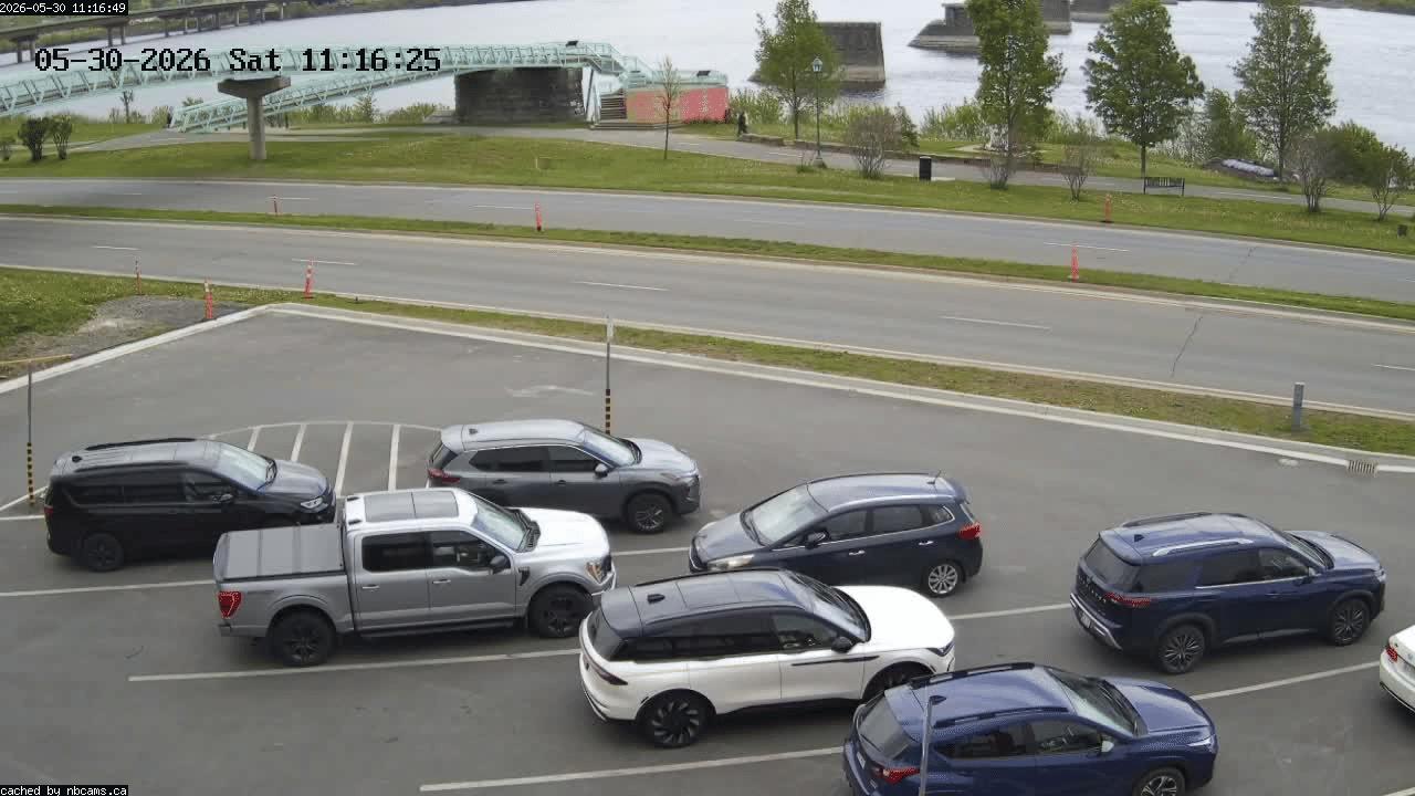 Web Cam image of Fredericton (St. John River)