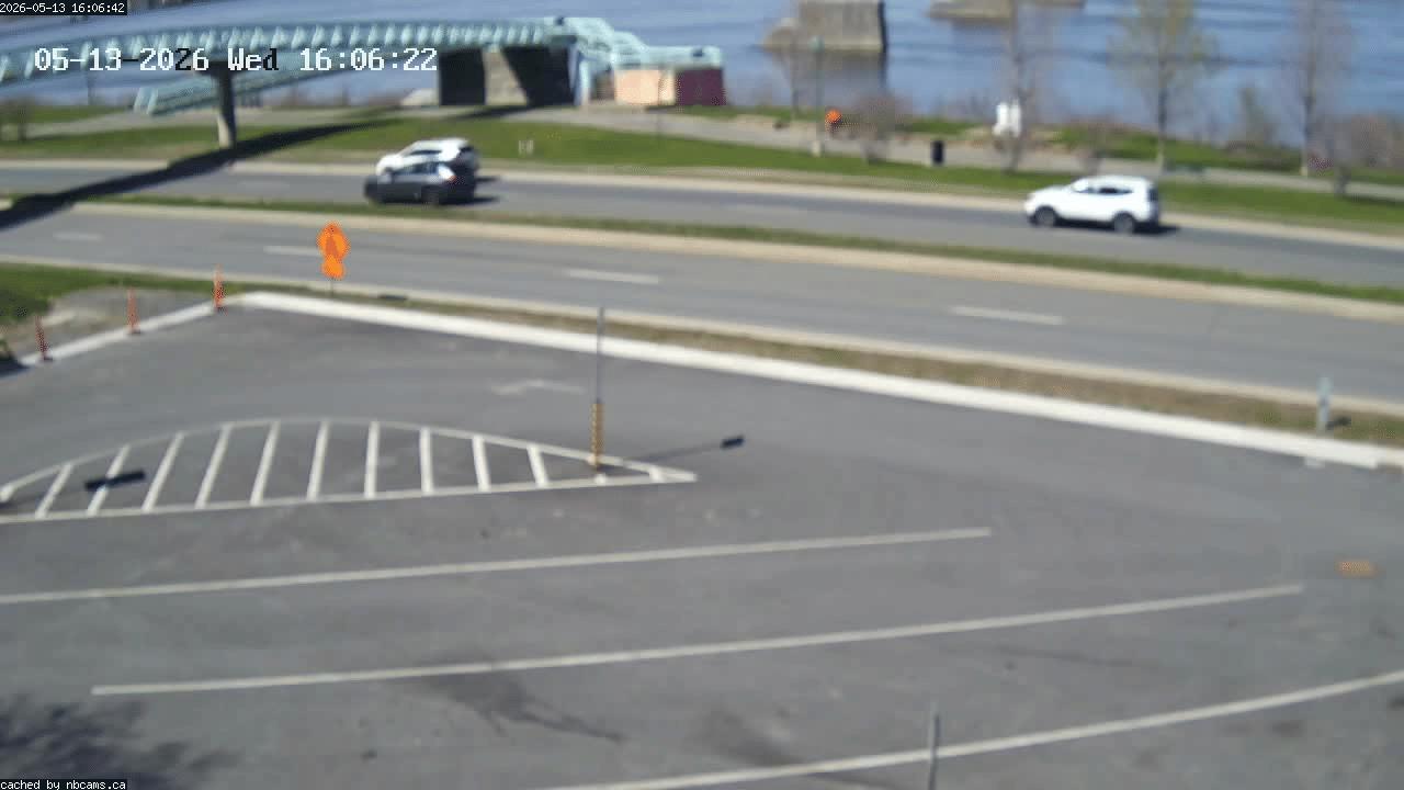 Web Cam image of Fredericton (St. John River)