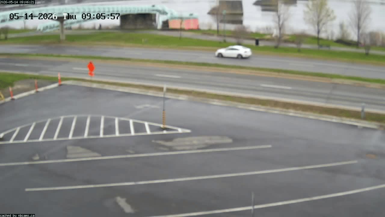 Web Cam image of Fredericton (St. John River)