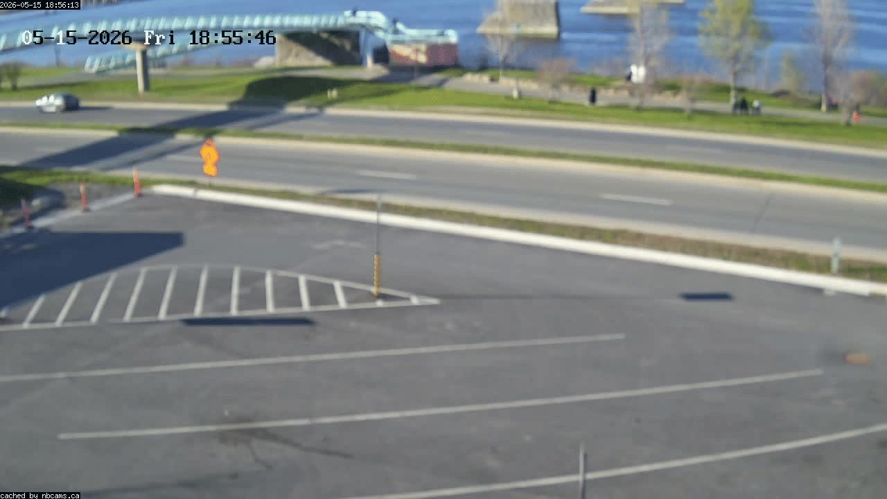 Web Cam image of Fredericton (St. John River)