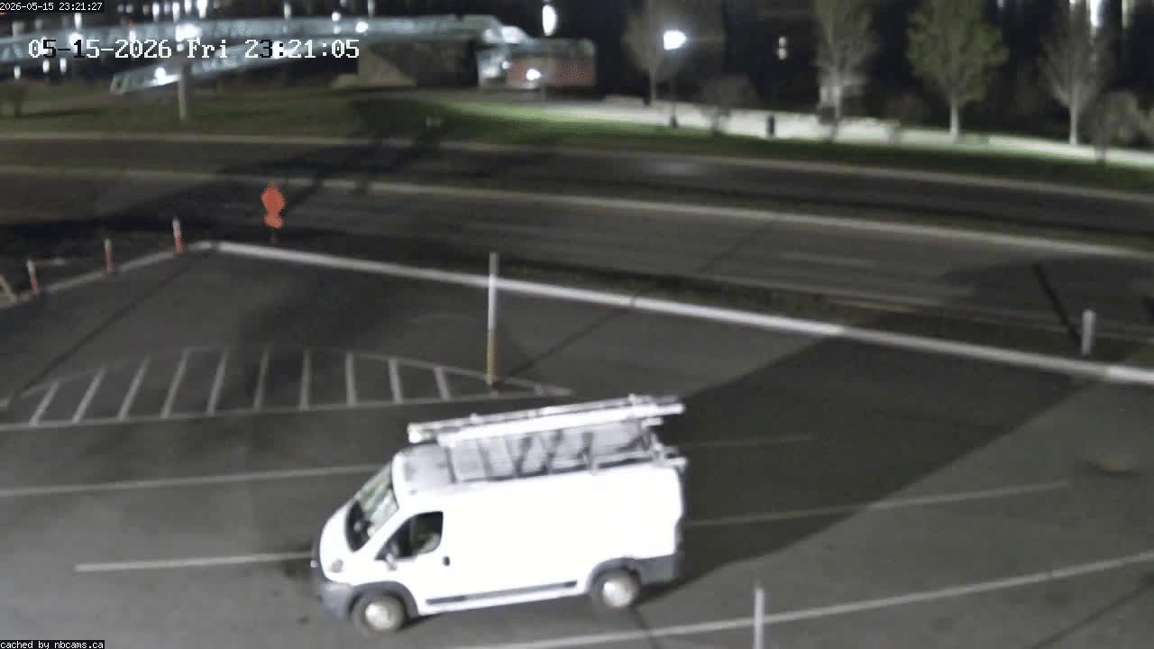 Web Cam image of Fredericton (St. John River)