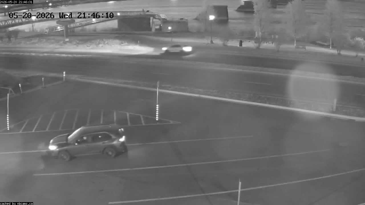 Web Cam image of Fredericton (St. John River)