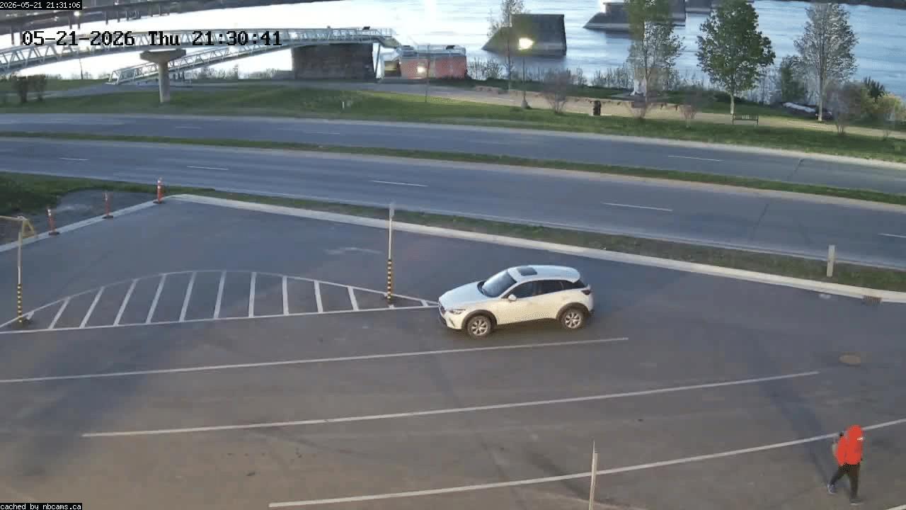 Web Cam image of Fredericton (St. John River)