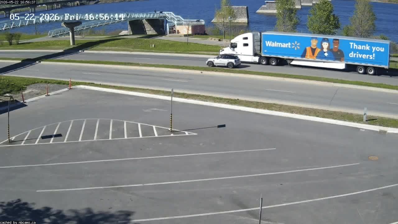 Web Cam image of Fredericton (St. John River)