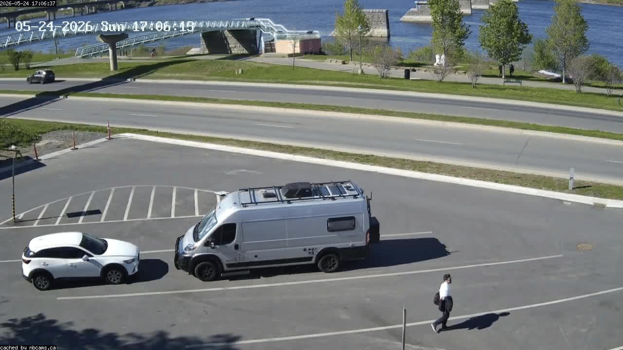 Web Cam image of Fredericton (St. John River)