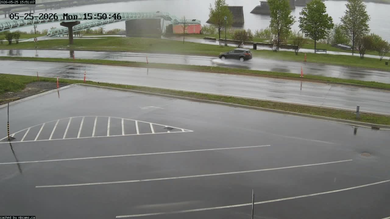 Web Cam image of Fredericton (St. John River)