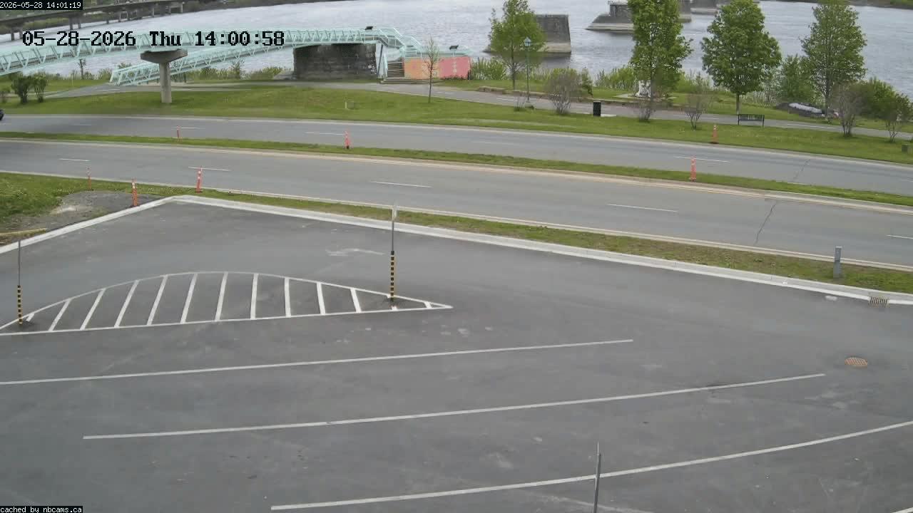 Web Cam image of Fredericton (St. John River)